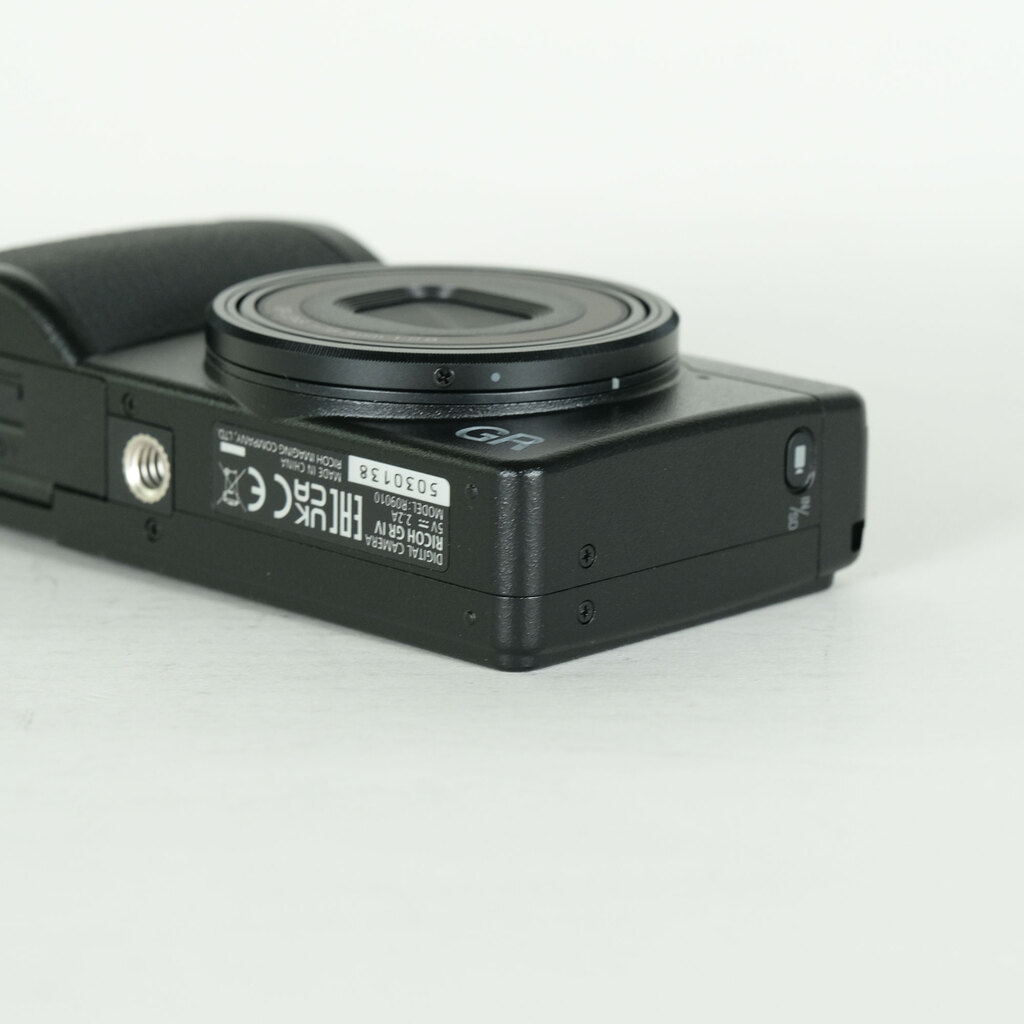 RICOH GR IV