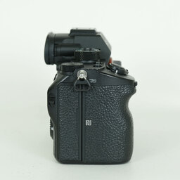 SONY α7R III(ILCE-7RM3) SONY α7R III(ILCE-7RM3)