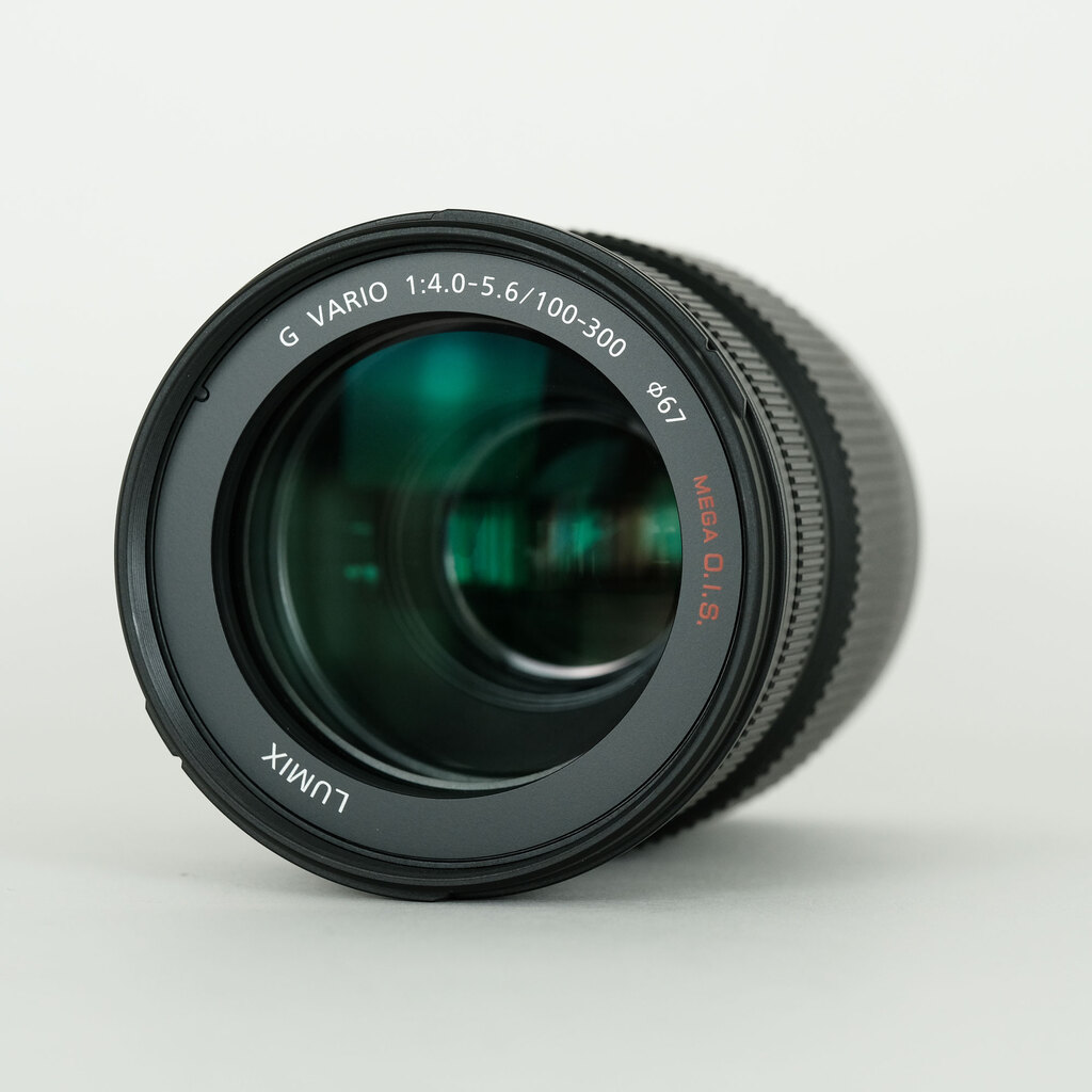 Panasonic LUMIX G VARIO 100-300mm / F4.0-5.6 / POWER O.I.S.