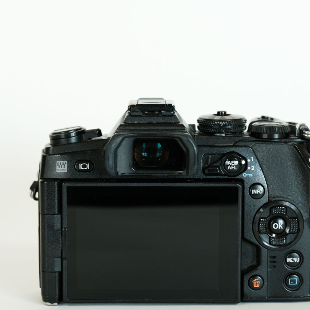 OLYMPUS OM-D E-M1 Mark II