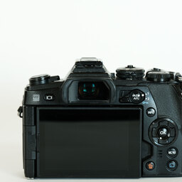 OLYMPUS OM-D E-M1 Mark II