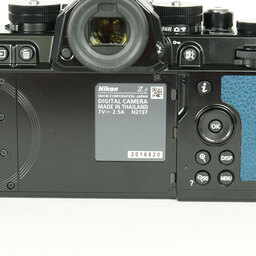 Nikon Z f プレミアムエクステリア張替済み