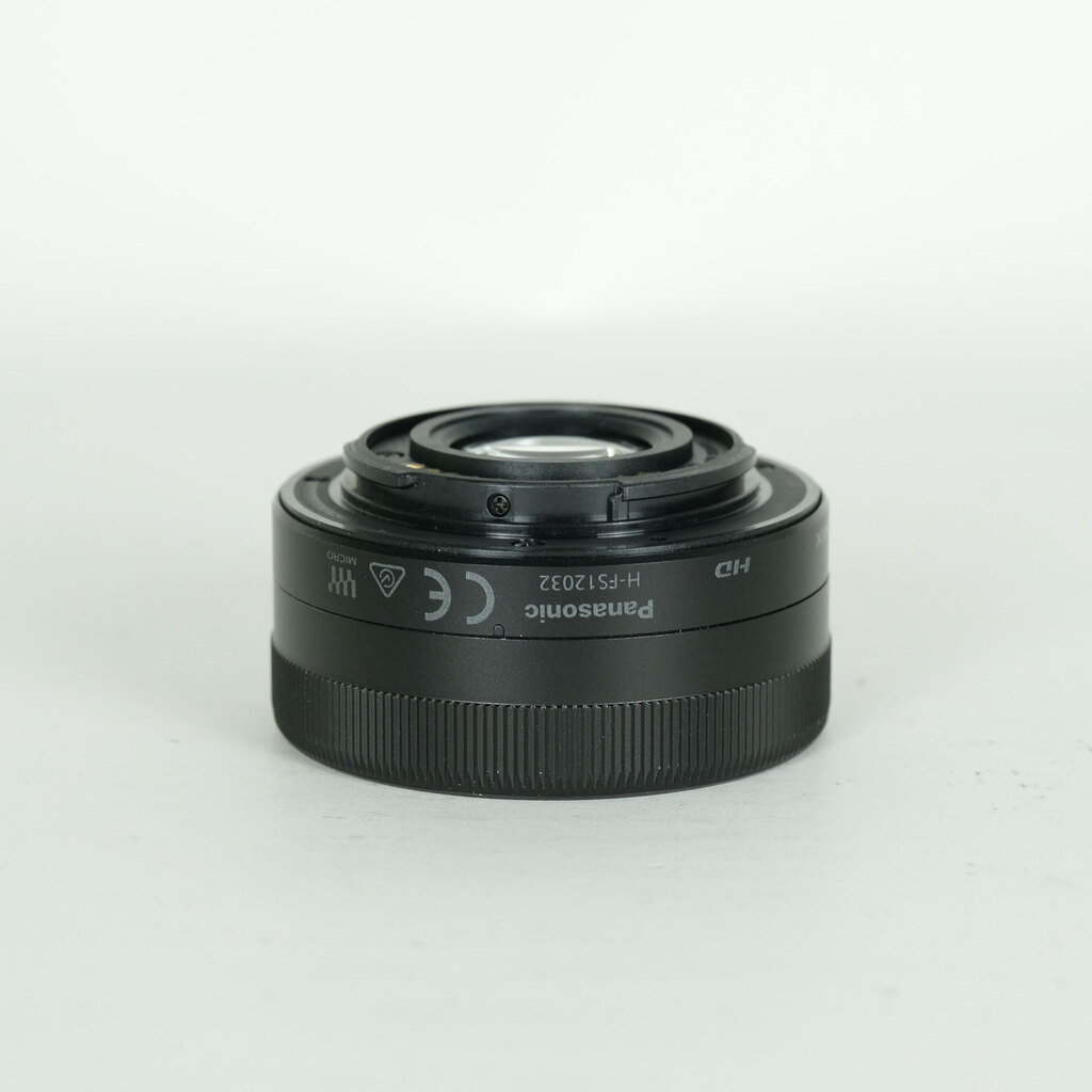Panasonic LUMIX G VARIO 12-32mm / F3.5-5.6 ASPH. / MEGA O.I.S.の
