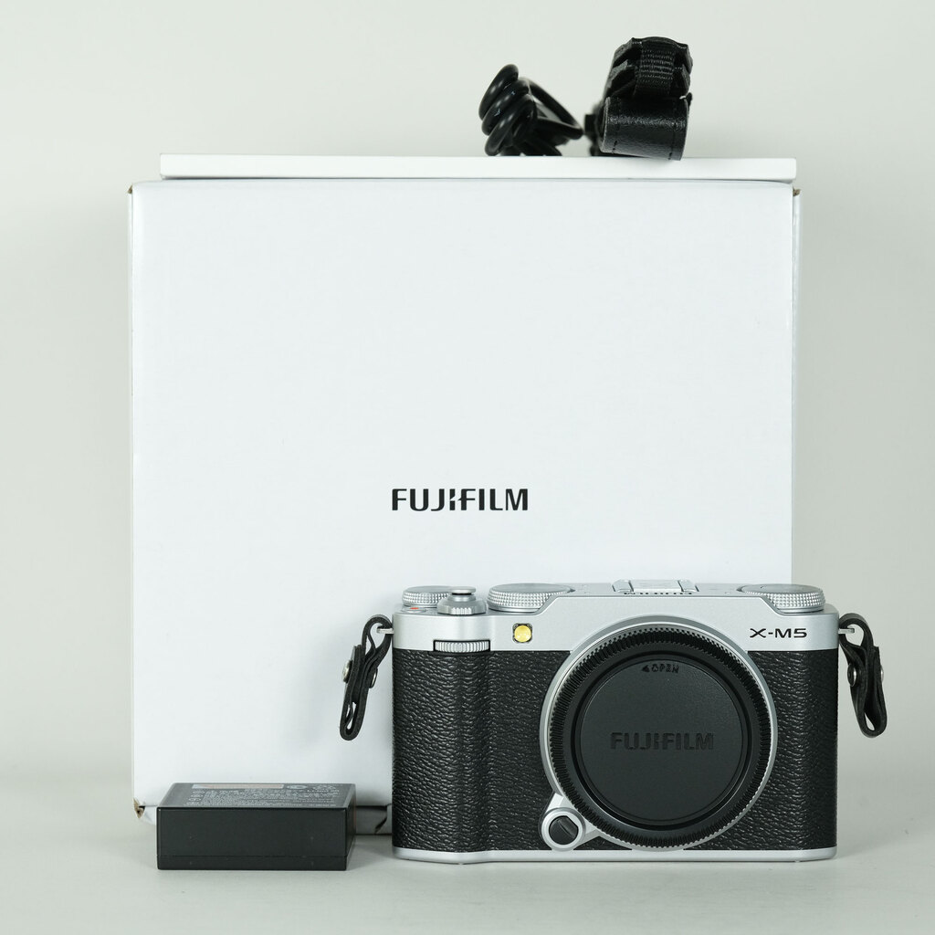 FUJIFILM X-M5 FUJIFILM X-M5