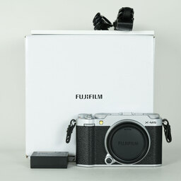 FUJIFILM X-M5 FUJIFILM X-M5
