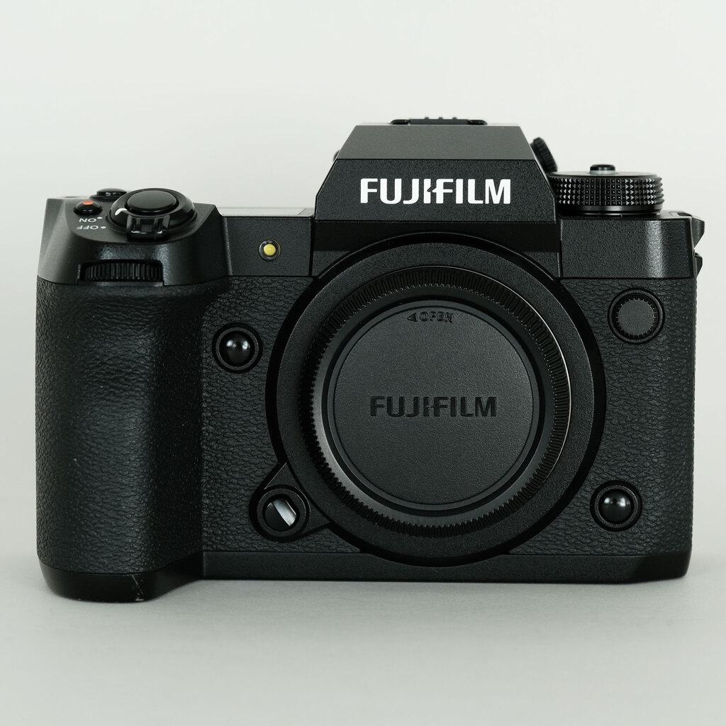 FUJIFILM X-H2