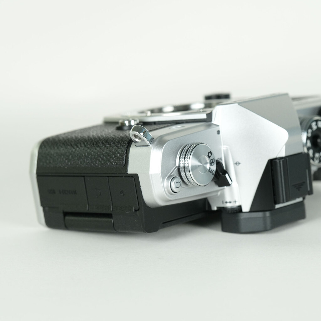 OM SYSTEM OM-3