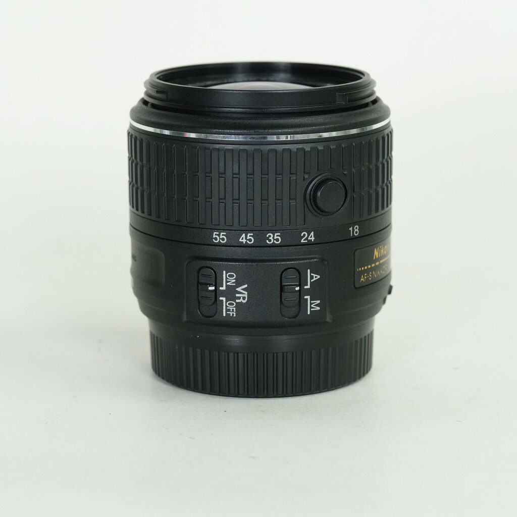 Nikon AF-S DX NIKKOR 18-55mm f3.5-5.6G VR II Nikon AF-S DX NIKKOR 18-55mm f3.5-5.6G VR II