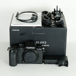 FUJIFILM X-S20