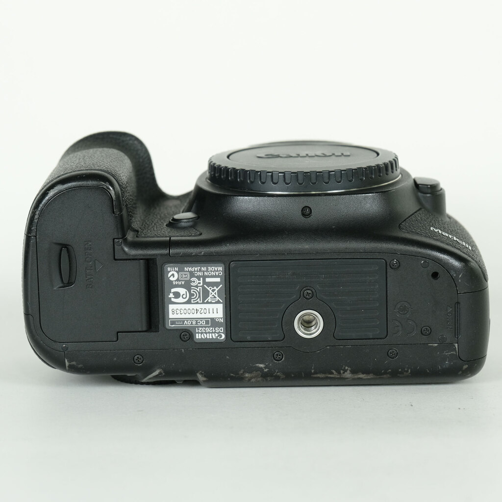 Canon EOS 5D Mark III Canon EOS 5D Mark III