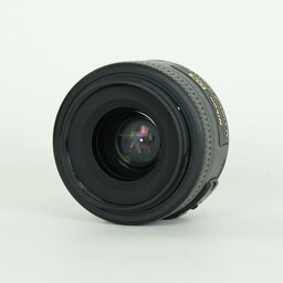 Nikon AF-S DX NIKKOR 35mm f/1.8G Nikon AF-S DX NIKKOR 35mm f/1.8G