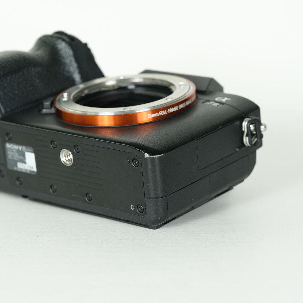 SONY α7 III（ILCE-7M3）の出品 | ONE SCENE（ワンシーン）