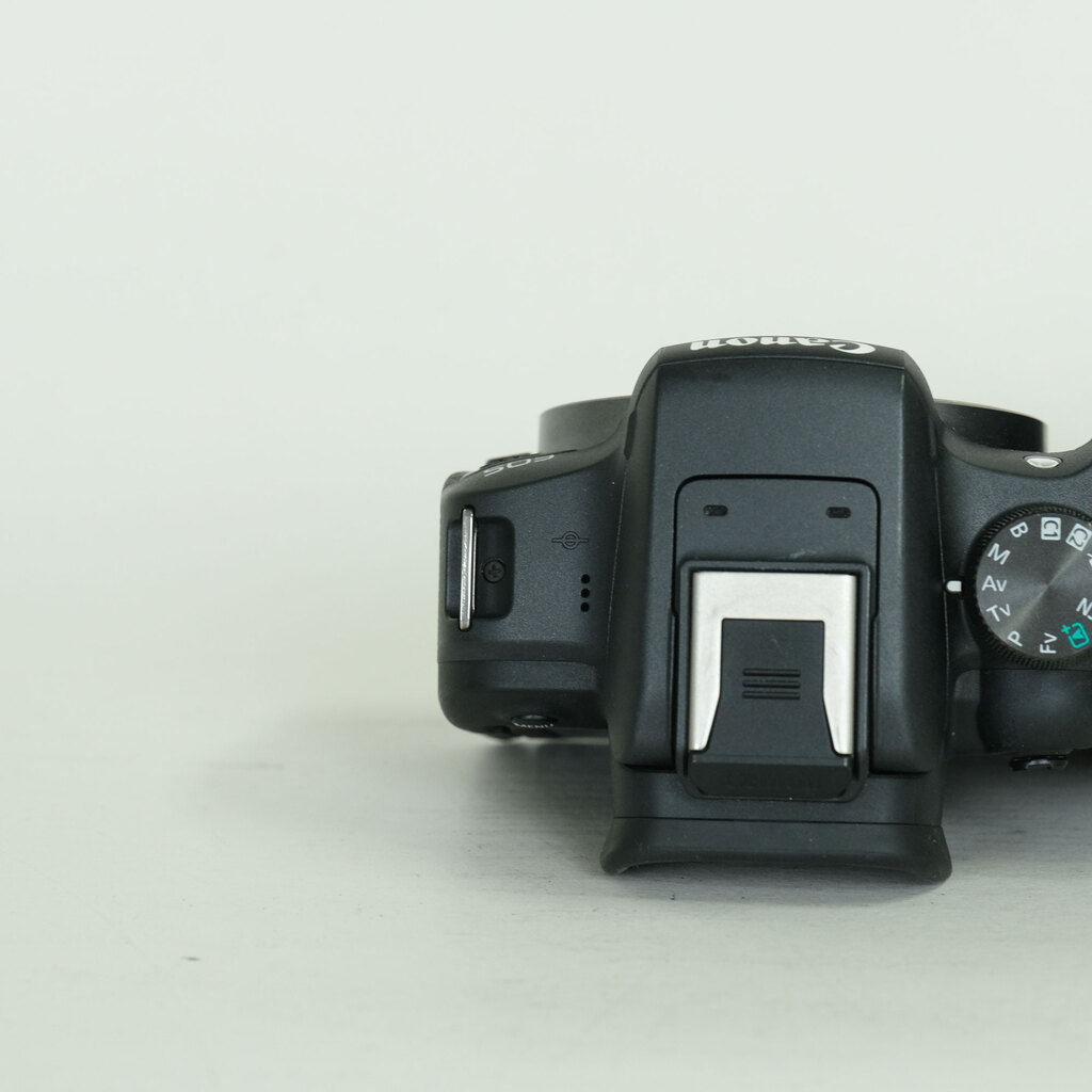 Canon EOS R10