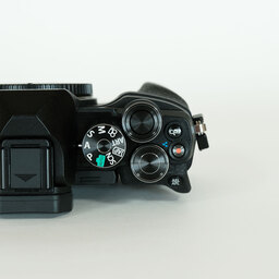 OLYMPUS OM-D E-M10 Mark IV