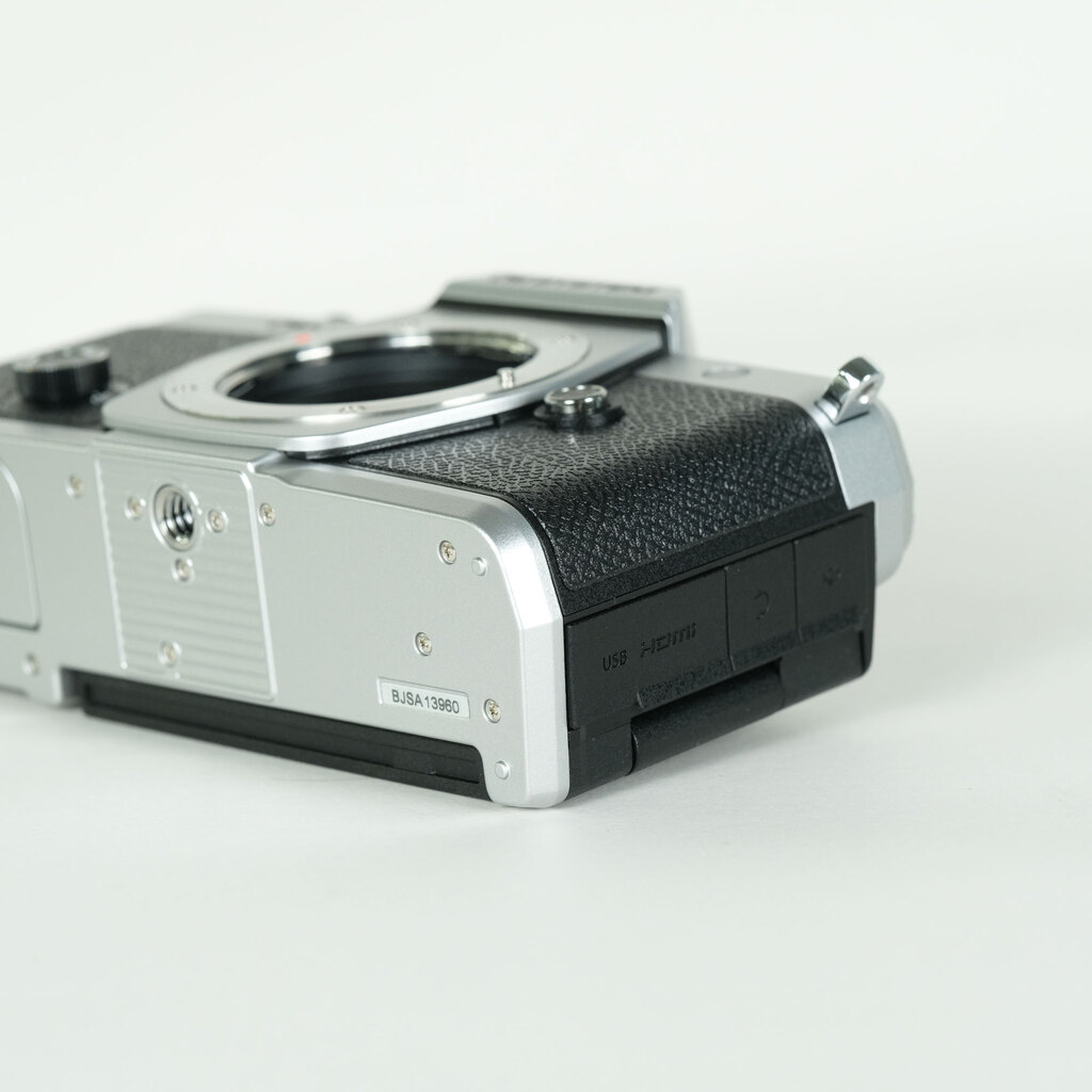 OM SYSTEM OM-3