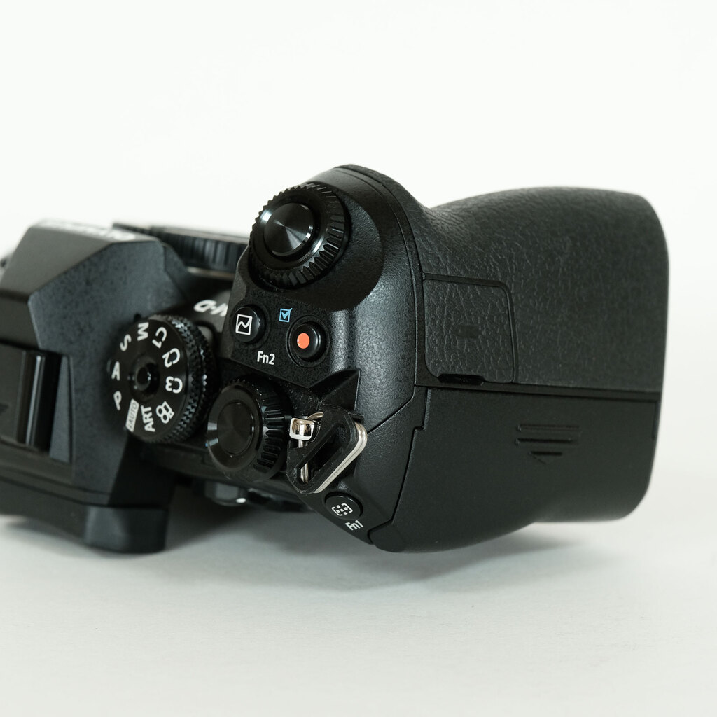 OLYMPUS OM-D E-M1 Mark II