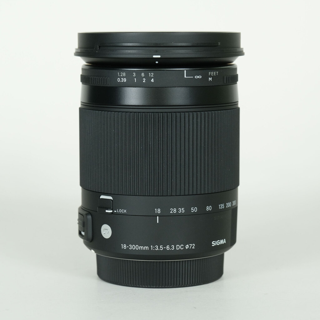 SIGMA 18-300mm F3.5-6.3 DC MACRO OS HSM�bContemporary [�V�O�}SA�p]