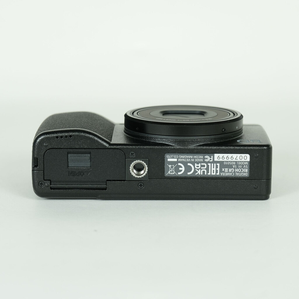 RICOH GR IIIxの出品 | ONE SCENE（ワンシーン）