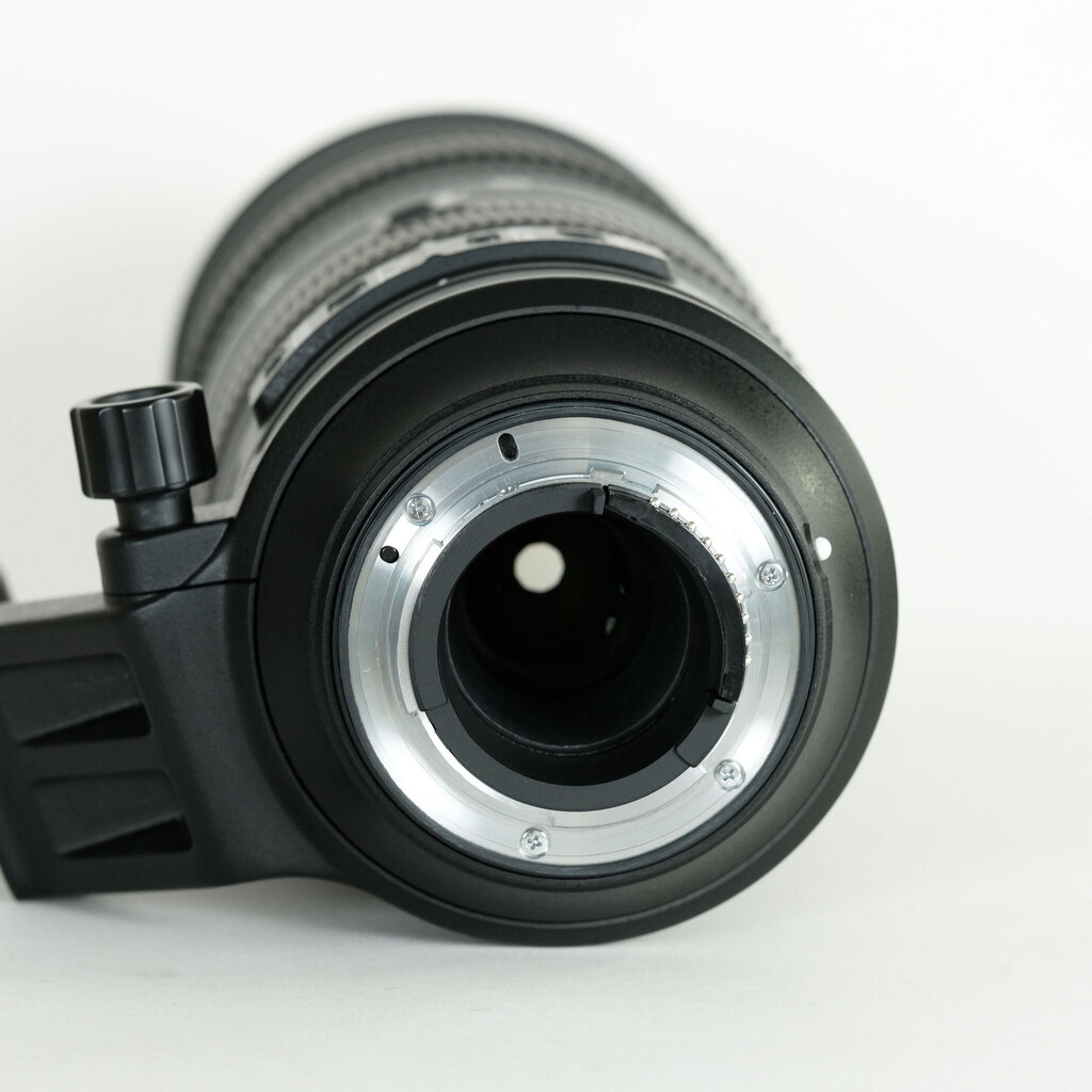 Nikon AF-S NIKKOR 200-500mm f/5.6E ED VR Nikon AF-S NIKKOR 200-500mm f/5.6E ED VR