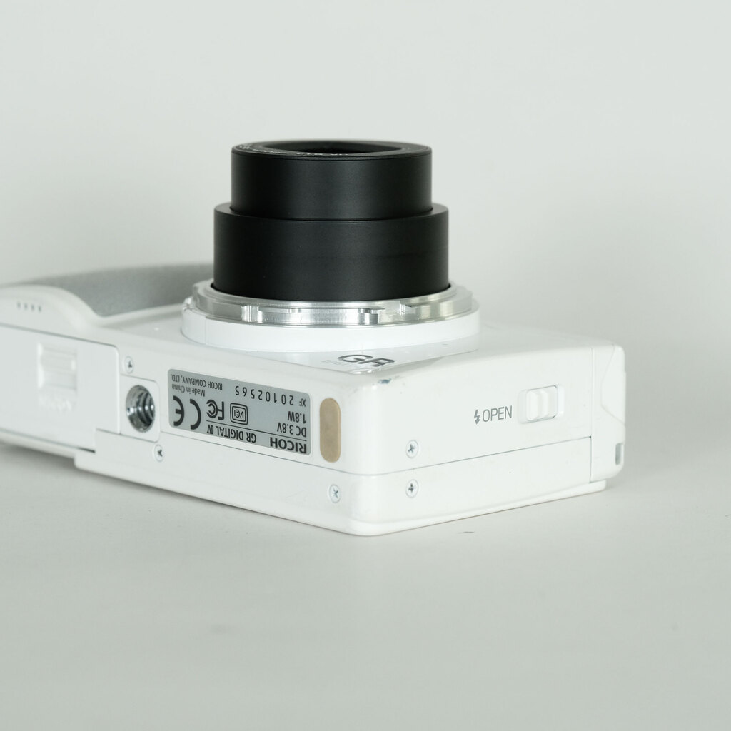RICOH GR DIGITAL IV ホワイトエディション