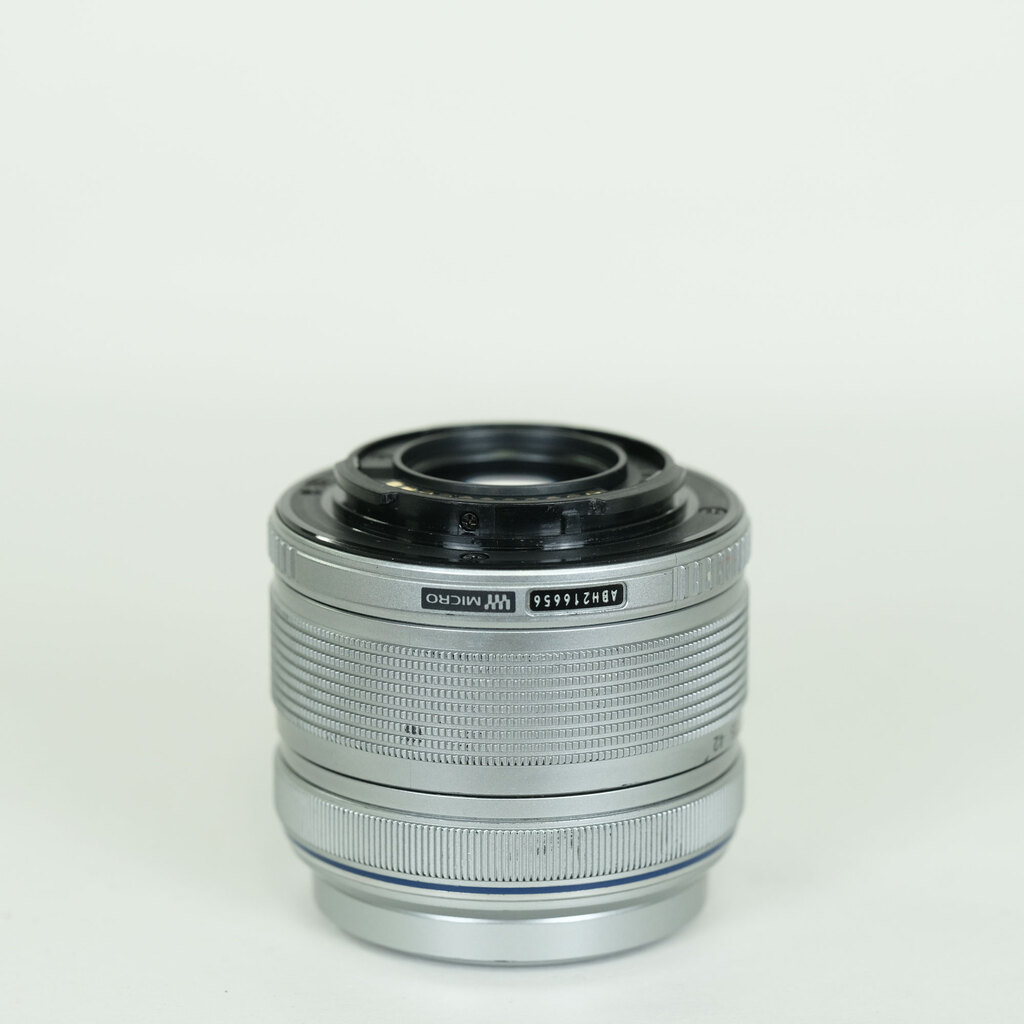 OLYMPUS M.ZUIKO DIGITAL 14-42mm F3.5-5.6IIR シルバー