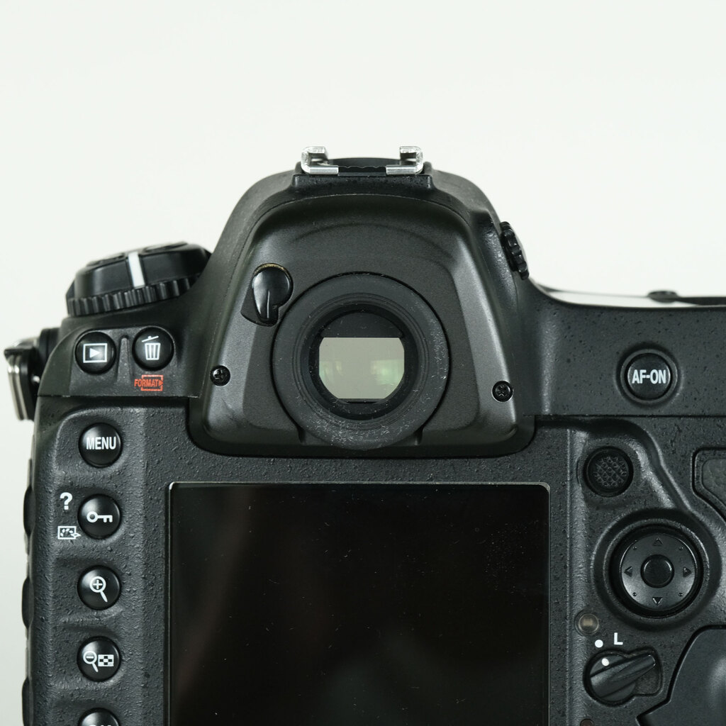 Nikon D4Sの出品 | ONE SCENE（ワンシーン）