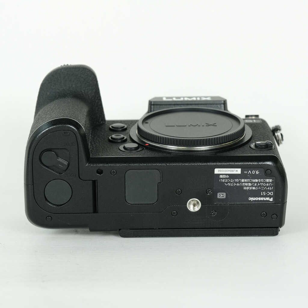Panasonic LUMIX DC-S1 Panasonic LUMIX DC-S1