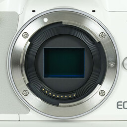Canon EOS Kiss M2