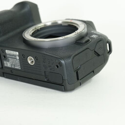Canon EOS R