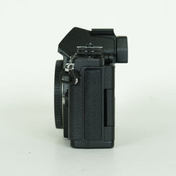 OLYMPUS OM-D E-M5 Mark II