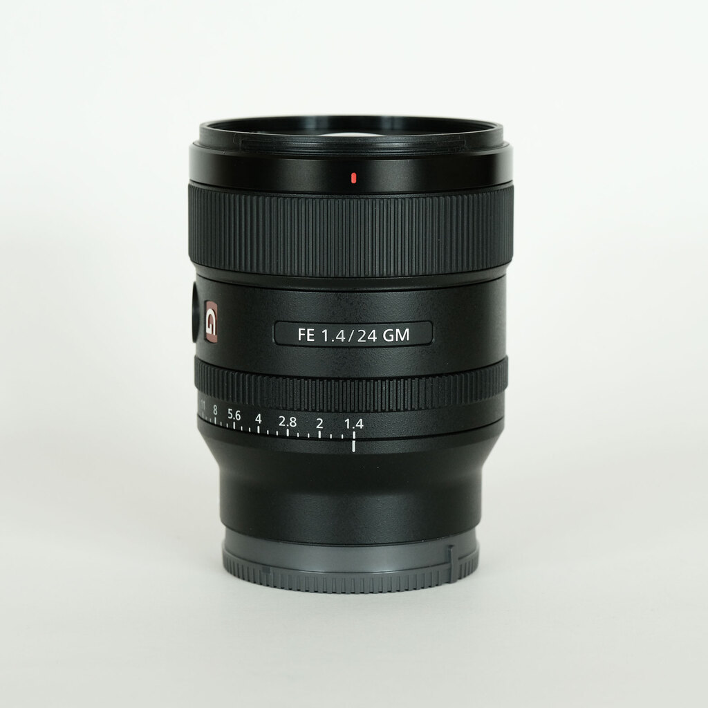 Sony 24mm f1.4 gm SEL24F14GM キャップ、フード Amazon.com : Sony FE 24mm F1.4 GM (SEL24F14GM) Camera Lens Bundle