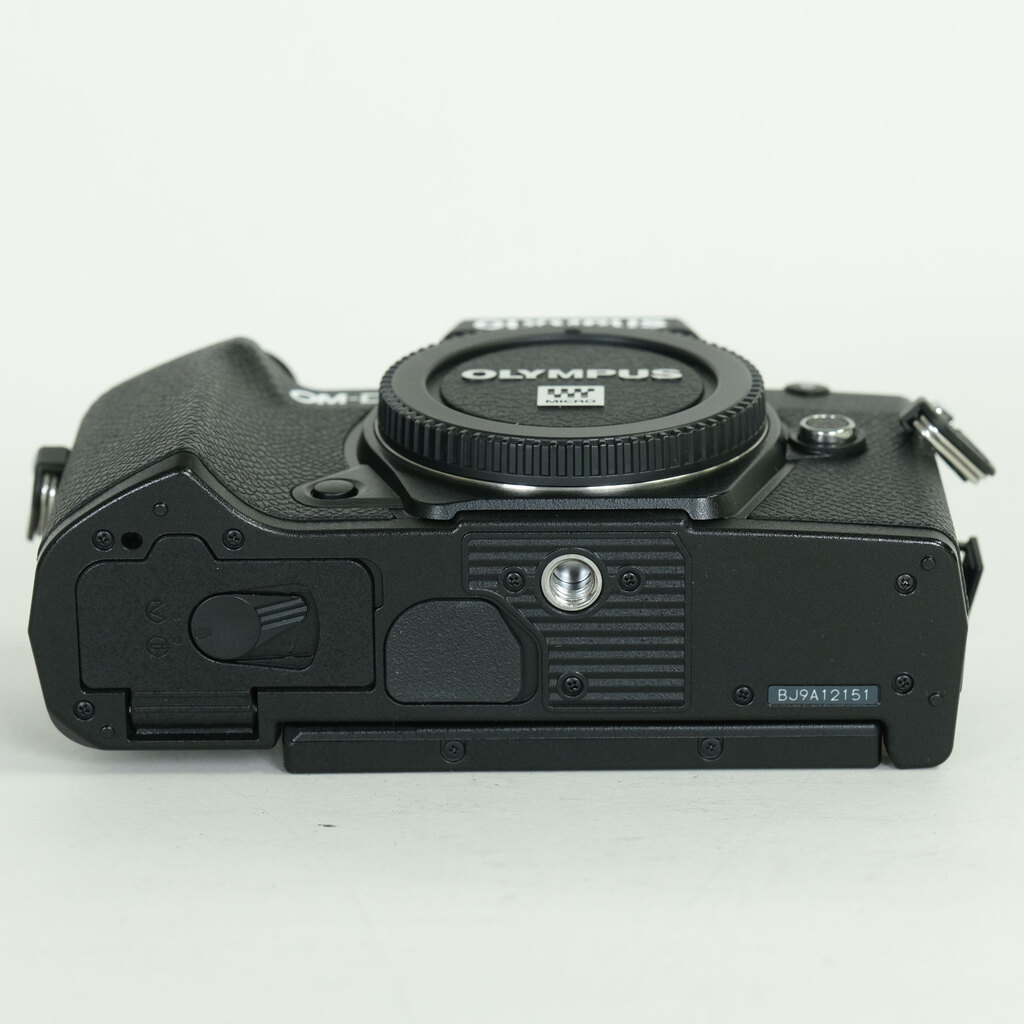 OLYMPUS OM-D E-M5 Mark III