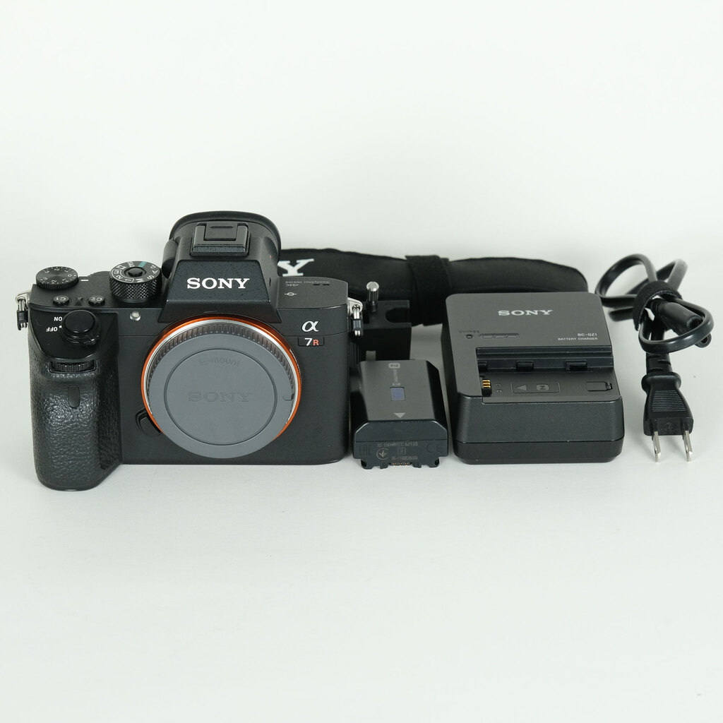 SONY α7R III（ILCE-7RM3）の出品 | ONE SCENE（ワンシーン）