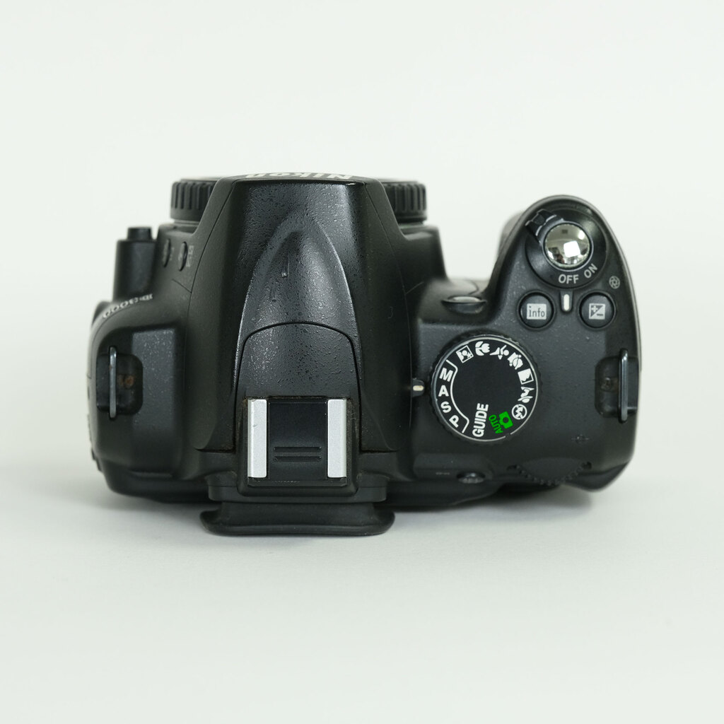 Nikon D3000 ボディ
