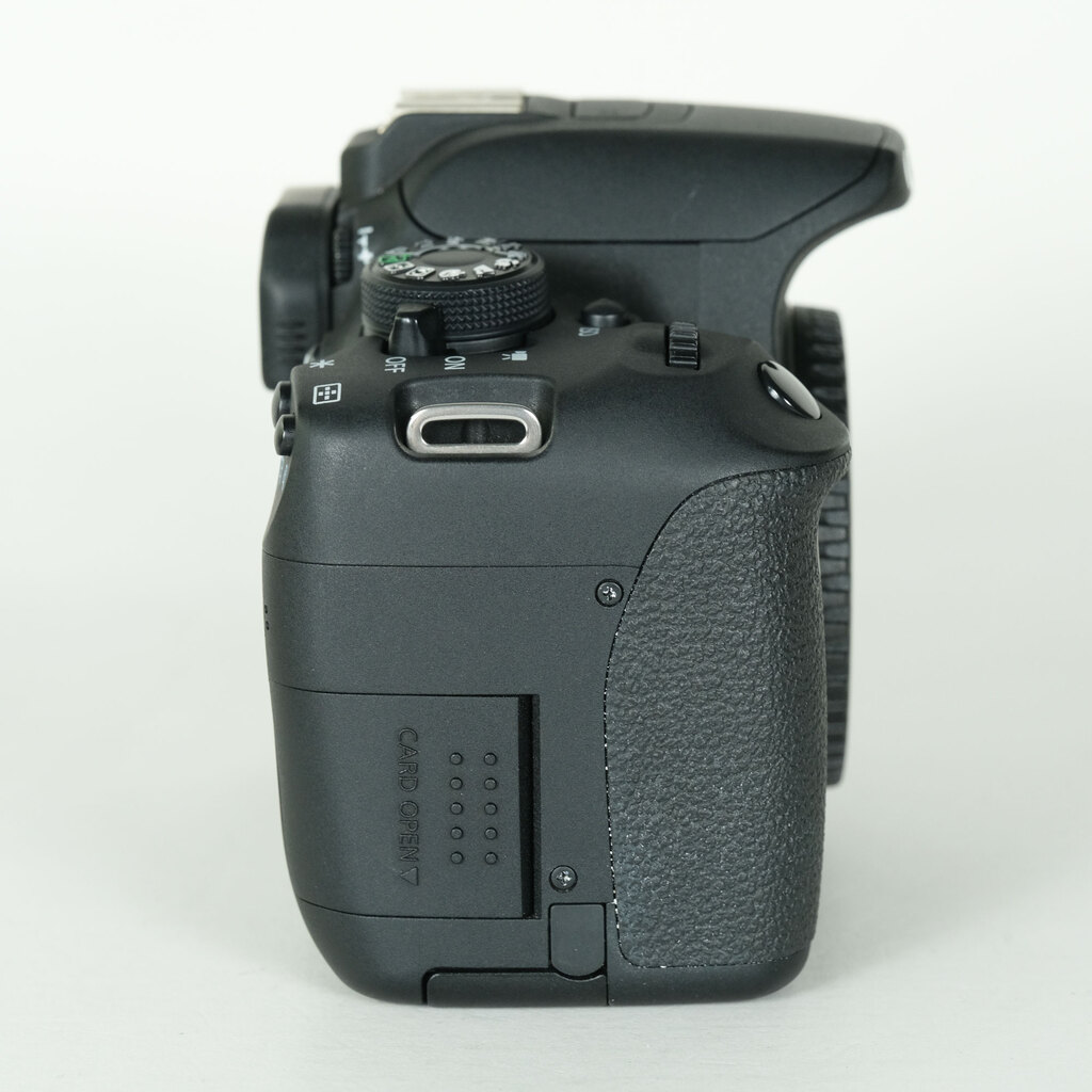 Canon EOS Kiss X7i