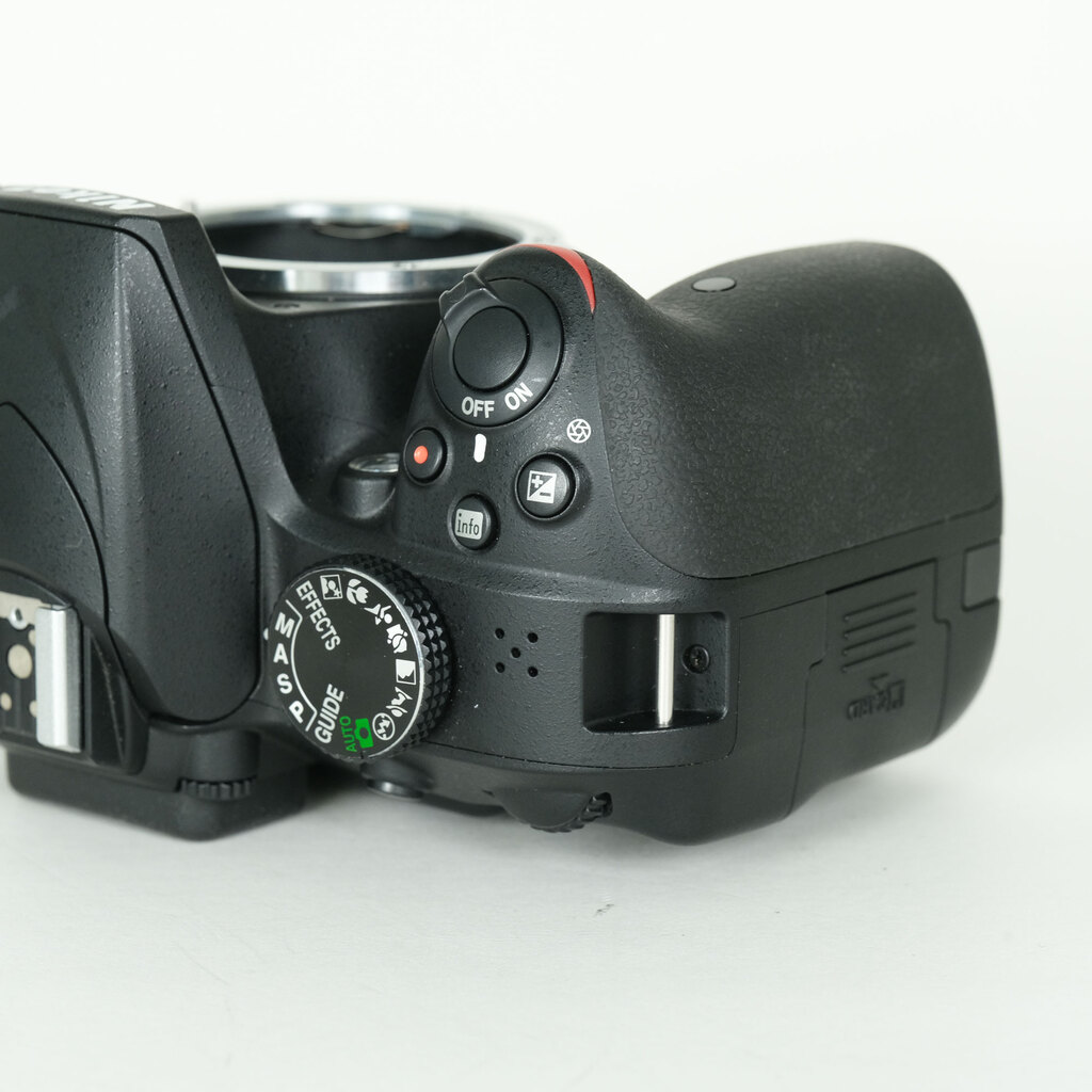 Nikon D3400の出品 | ONE SCENE（ワンシーン）