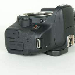 Canon EOS Kiss X8i