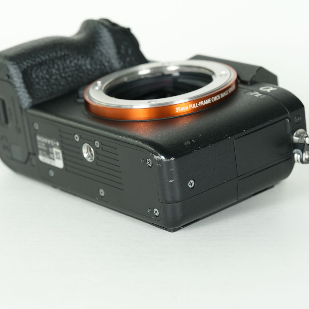 SONY α7 II（ILCE-7M2）の出品 | ONE SCENE（ワンシーン）