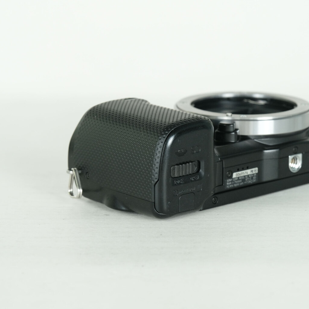 SONY α NEX-5R ボディ ブラックの出品 | ONE SCENE（ワンシーン）