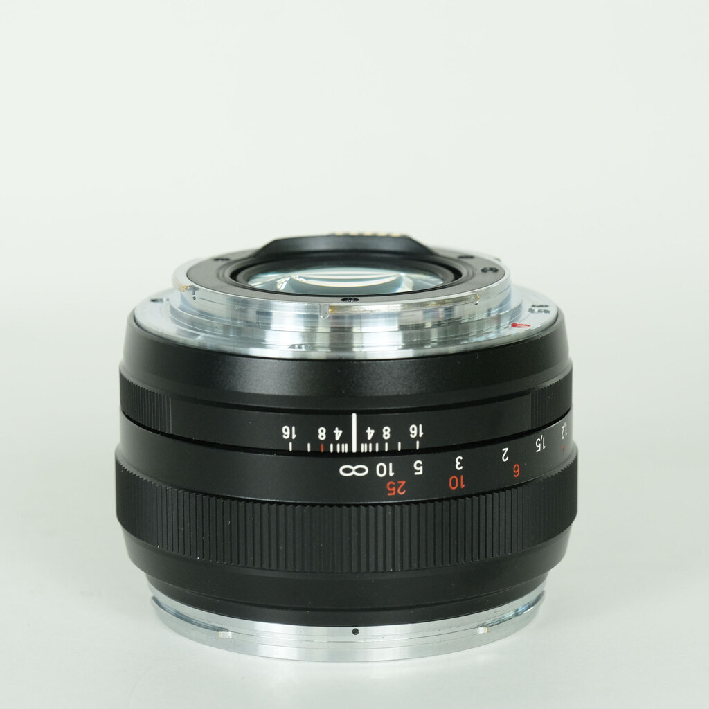 Carl Zeiss Planar T* 50mm F1.4 ZE [キヤノンEF用]の出品 | ONE SCENE