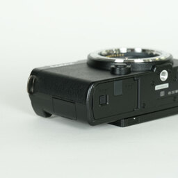 Panasonic LUMIX DC-S9 Panasonic LUMIX DC-S9