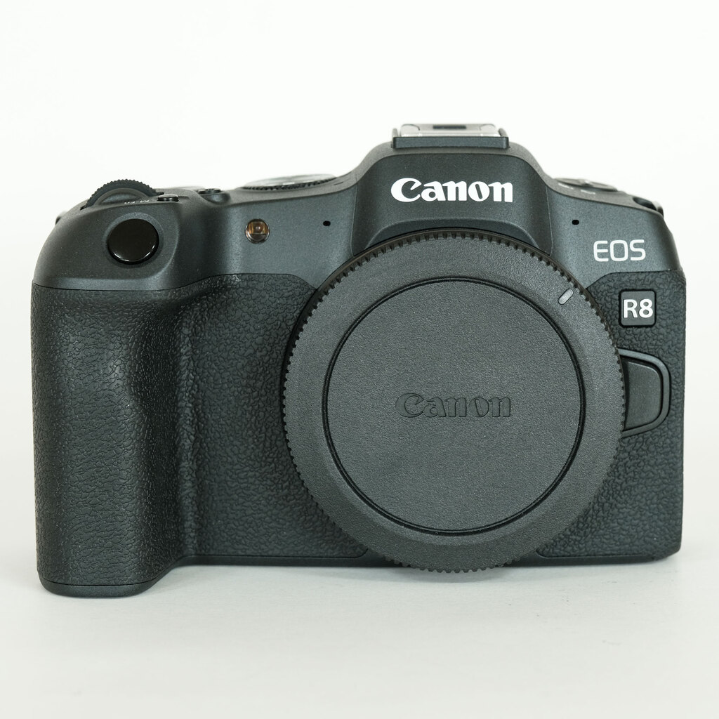 Canon EOS R8