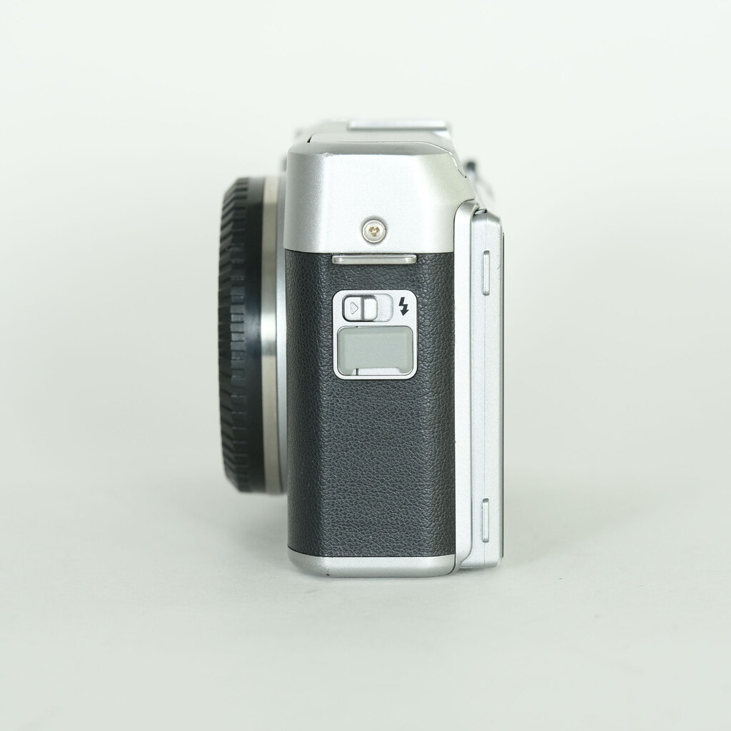 FUJIFILM X-A5