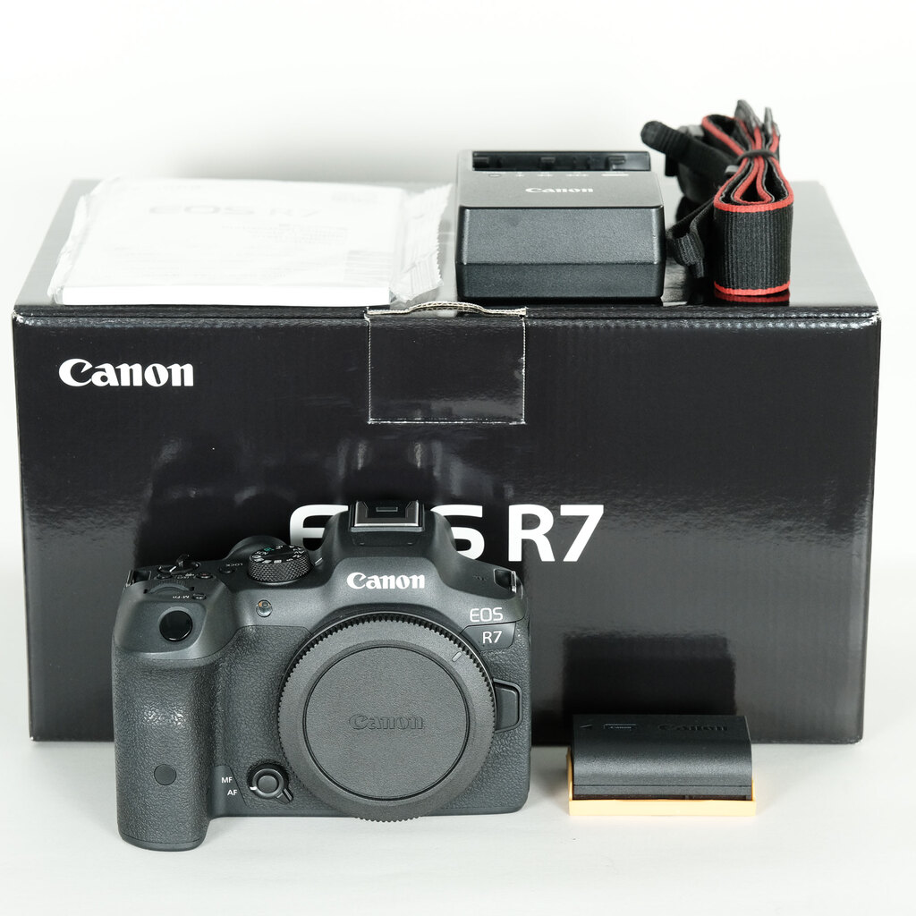Canon EOS R7 ボディ と付属品 商品構成 EOS R7：レンズ交換式カメラ・レンズ｜個人｜キヤノン