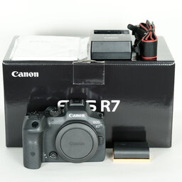 Canon EOS R7