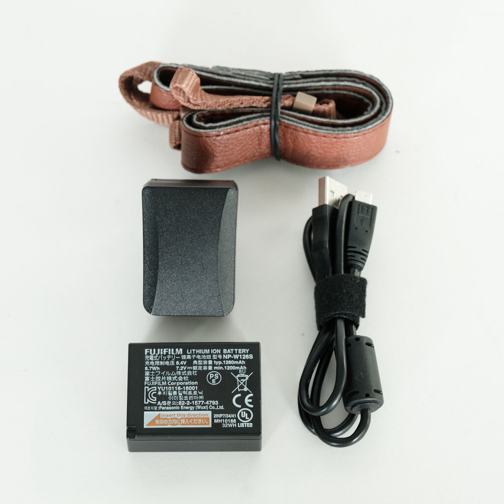 FUJIFILM X-A5 ボディ ブラウン