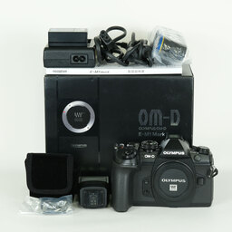 OLYMPUS OM-D E-M1 Mark II OLYMPUS OM-D E-M1 Mark II