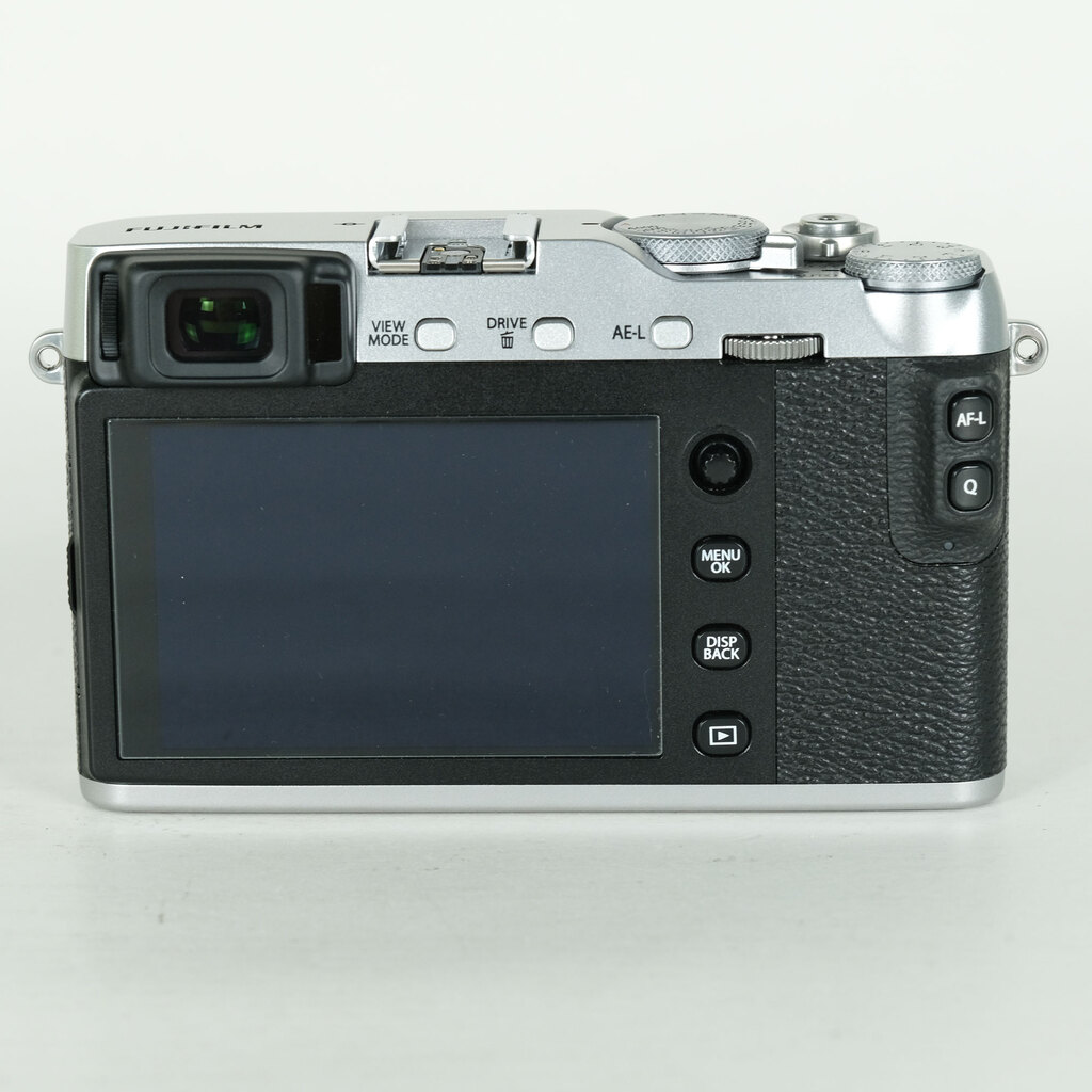 FUJIFILM X-E3 [�{�f�B �V���o�[]