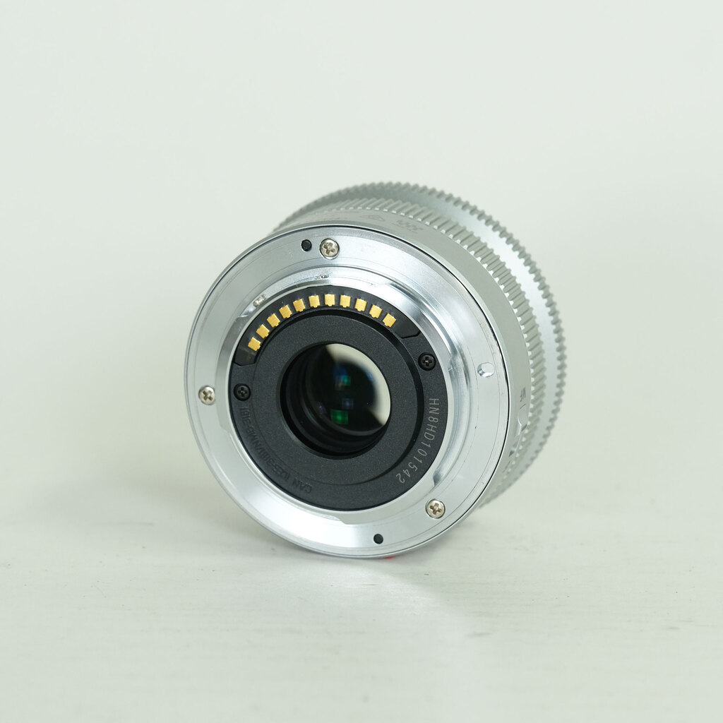 Panasonic LEICA DG SUMMILUX 15mm F1.7 ASPH. Panasonic LEICA DG SUMMILUX 15mm F1.7 ASPH.