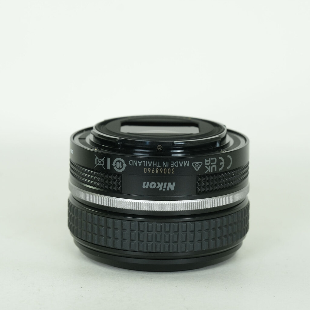 Nikon NIKKOR Z 40mm f/2 Nikon NIKKOR Z 40mm f/2